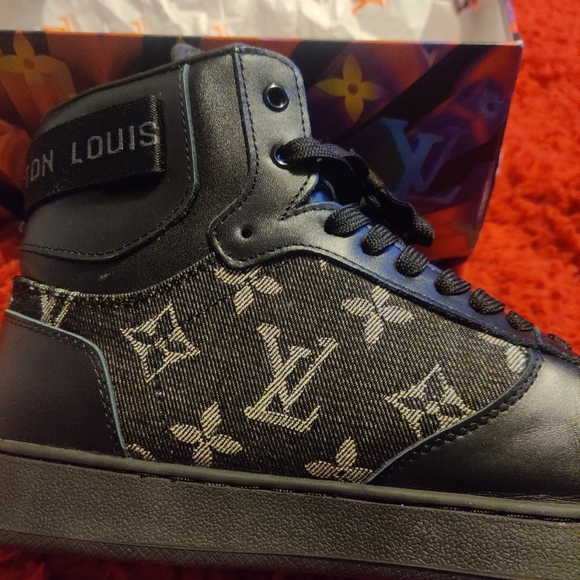 Louis Vuitton high-top shoes,brand new - Picture 3 of 7